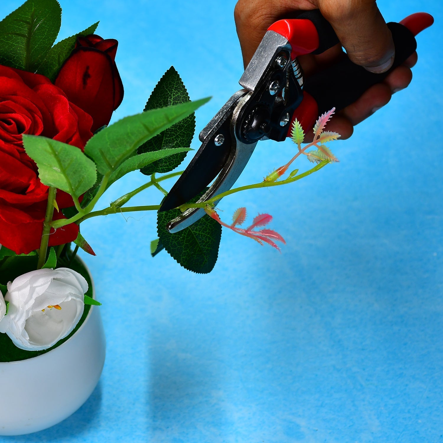 21cm red shears for pruning and gardening 21cm red shears for pruning and gardening